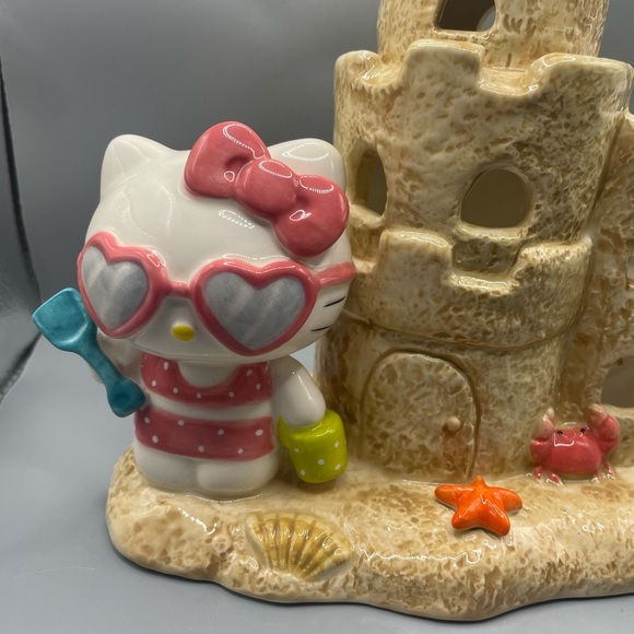 Hello Kitty Blue Sky Clayworks Summer Ceramic Sand Castle Tea Light Holder NEW - Picture 2 of 4